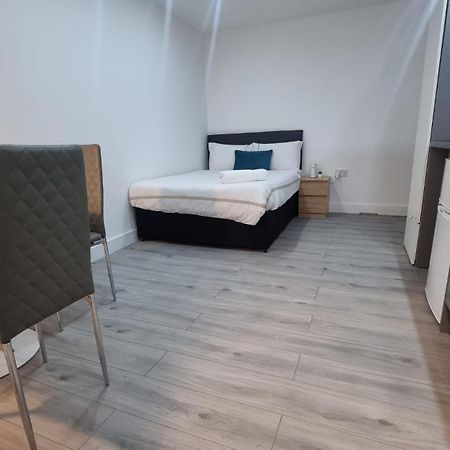 Brand New Collection Of Studios Close To Tube Station Londra Exterior foto