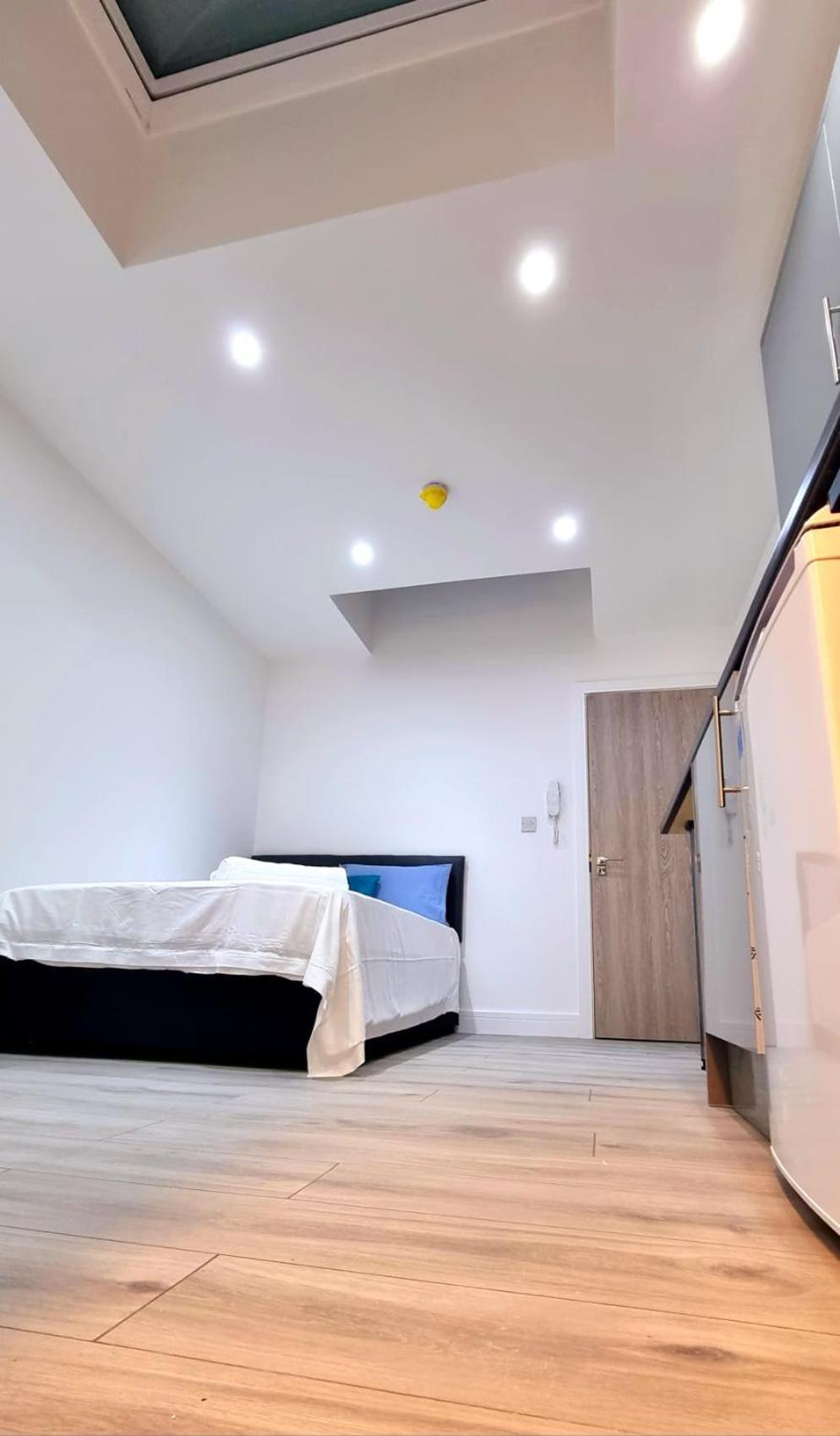 Brand New Collection Of Studios Close To Tube Station Londra Exterior foto