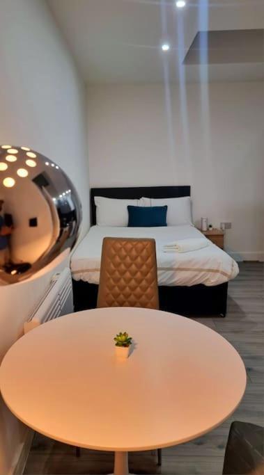 Brand New Collection Of Studios Close To Tube Station Londra Exterior foto